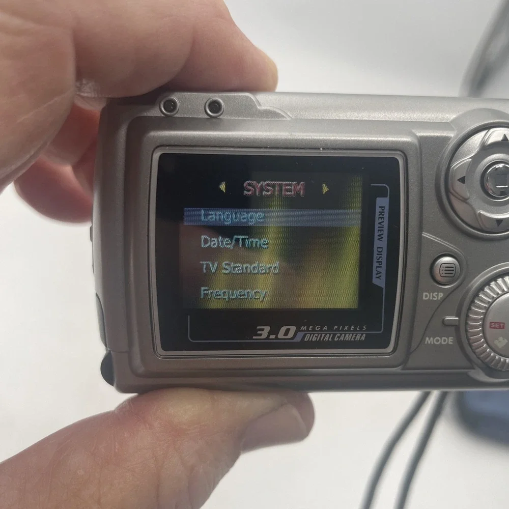 DXG-308 Ultra Compact Digital Camera 3.0MP Silver Point Shoot +Battery+Case